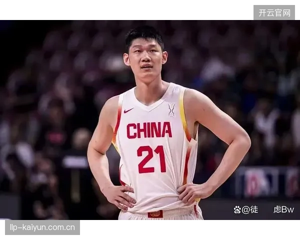 胡金秋以联盟榜首的累计贡献值领跑MVP榜单，其进攻效率无出其右